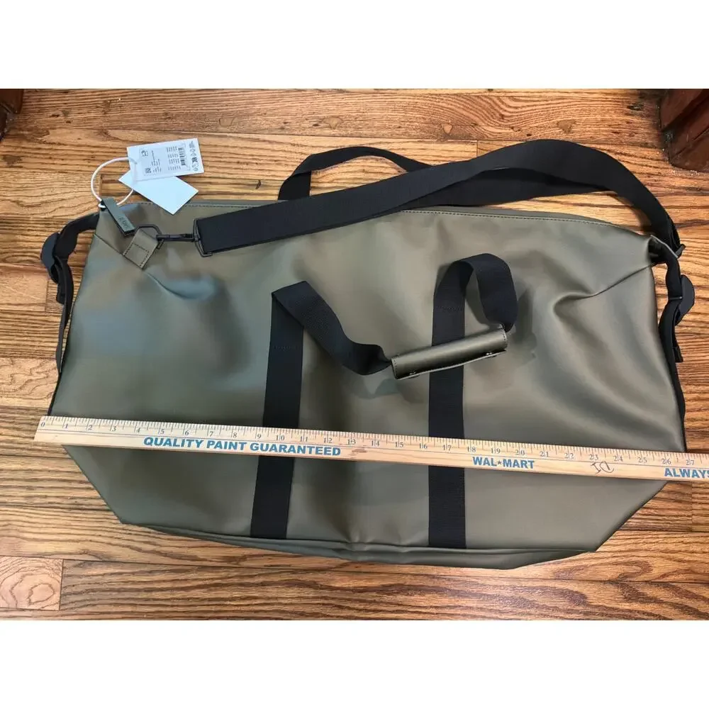 NWT Rains Hilo Weekend Bag Green Overnight Travel Gym Carry Bag